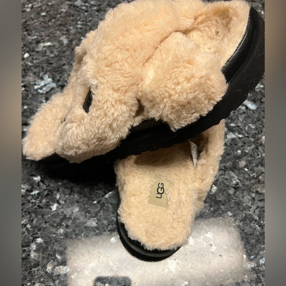 UGG Sherpa Fuzz Sugar Cross Plant Based Sustainable Platform Slides - Picture 4 of 16